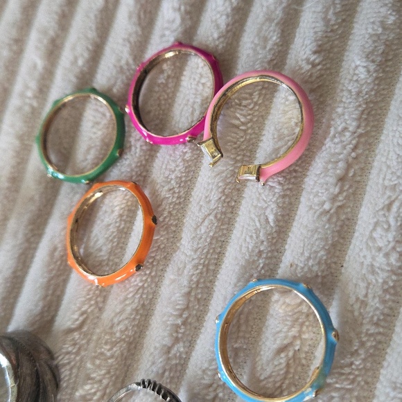 Lot Rings - Picture 2 of 8